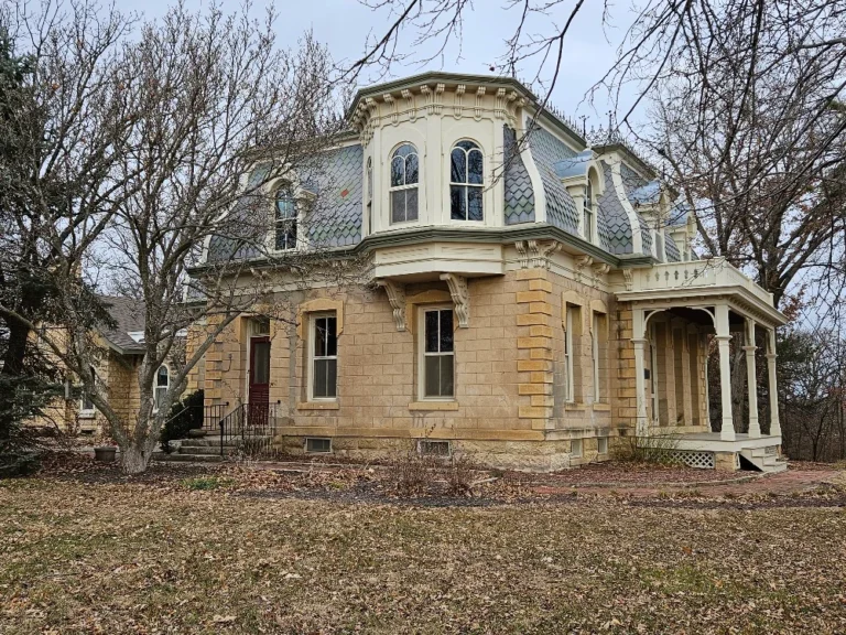 Step inside a beauty! The Perry Hutchinson House in Marysville, Kansas