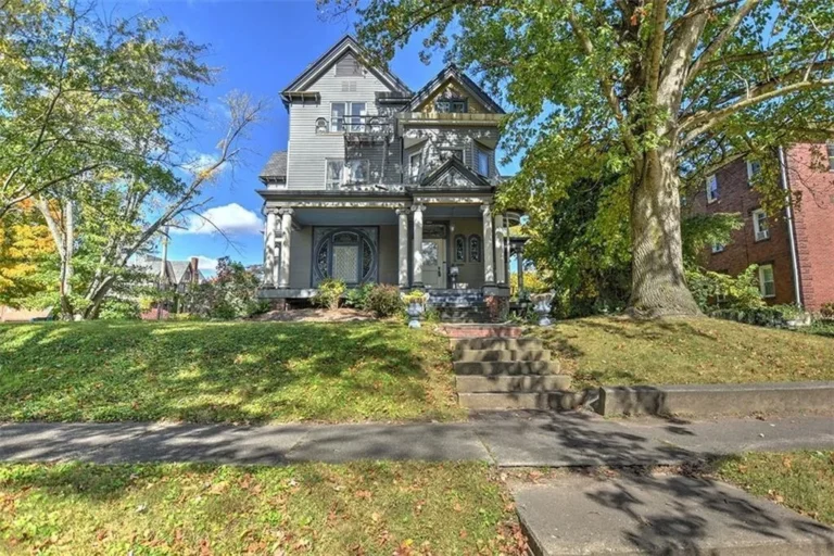 8 Bedroom Stately Victorian Home With Original Woodwork !